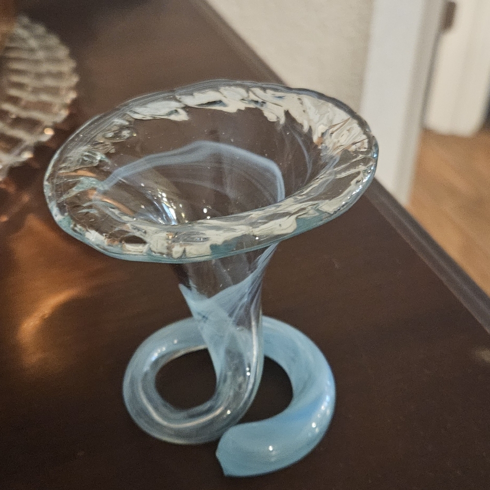 vintage hand-blown art glass trumpet vase